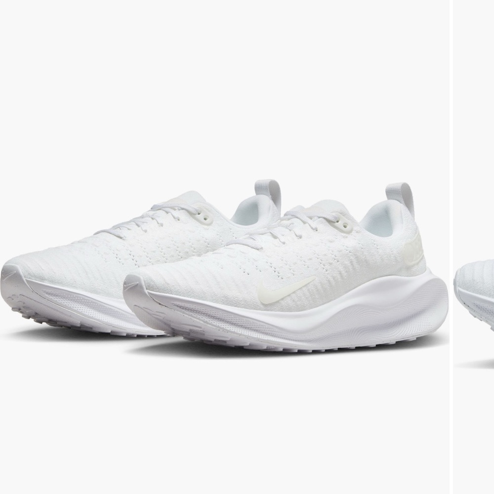 Womens size 8 Nike Infiniti Run 4 ALL White